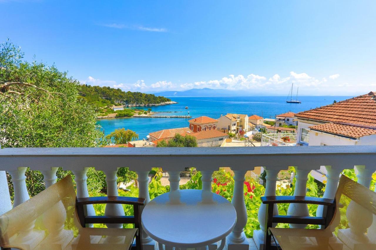 Vista Mare Faros Apartment Gaios Bagian luar foto